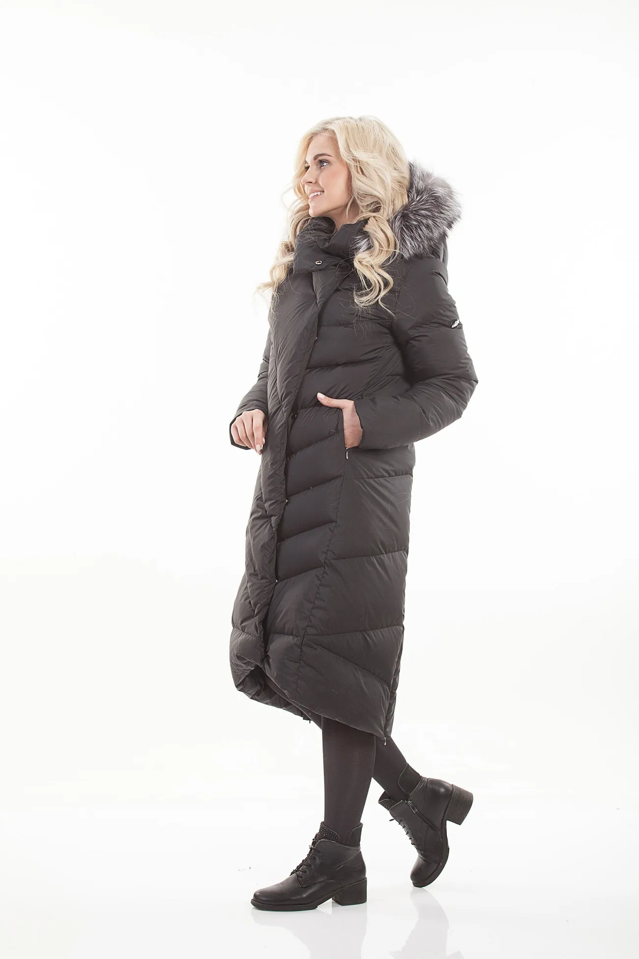 Доминика черный (1)-min